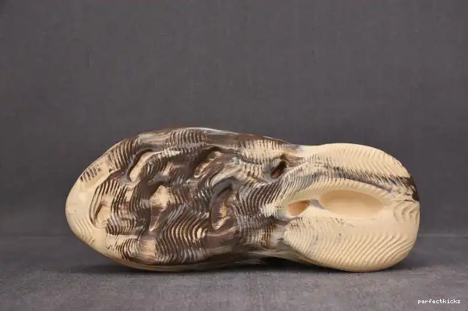 RNNR Cream MX Clay Foam Yeezy Adidas GX8774 0525